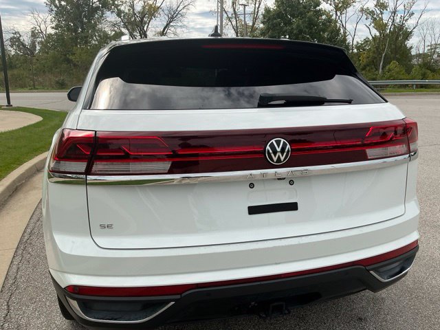 Used 2024 Volkswagen Atlas Cross Sport SE FWD image 9