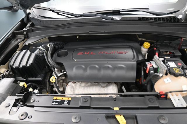 Used 2016 Jeep Renegade Latitude FWD image 22