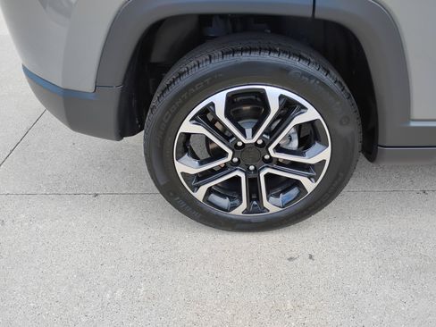 Used 2023 Jeep Compass Limited AWD/4WD image 32