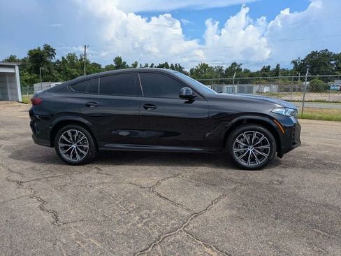 Used 2025 BMW X6 xDrive40i w/ Parking Assistance Package AWD/4WD image 3
