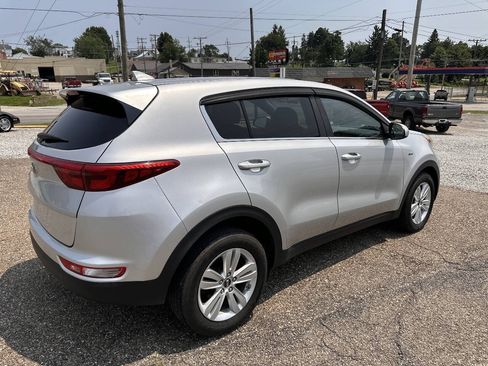 Used 2018 Kia Sportage LX AWD/4WD image 3