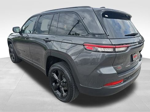 Used 2024 Jeep Grand Cherokee Limited w/ Black Appearance Package RWD image 5