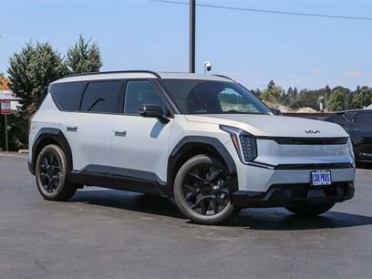 New 2026 Kia EV9 Land w/ Nightfall Edition Package