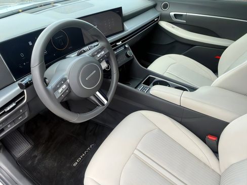 Used 2024 Hyundai Sonata SEL w/ Convenience Package image 13