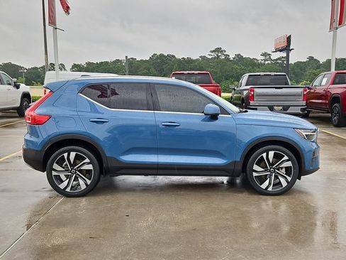 Used 2023 Volvo XC40 B4 Plus w/ Driver Assist Package FWD image 8