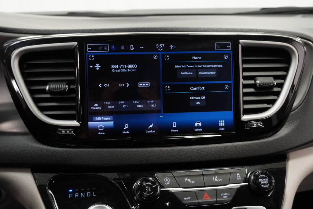 Certified 2024 Chrysler Pacifica Touring-L FWD image 35