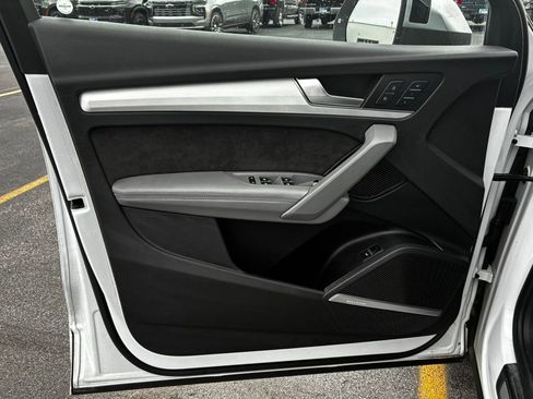 Used 2020 Audi SQ5 Prestige w/ Prestige Package image 16