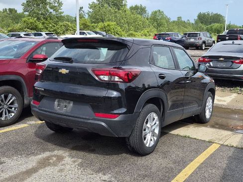 Used 2023 Chevrolet TrailBlazer LS FWD image 3