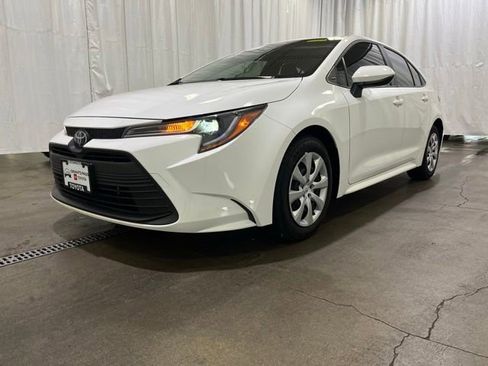 Certified 2025 Toyota Corolla LE FWD image 23