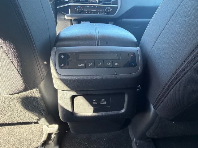 Used 2025 Nissan Pathfinder SV FWD image 44