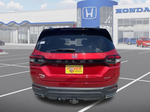 Used 2023 Honda Pilot Elite image 3