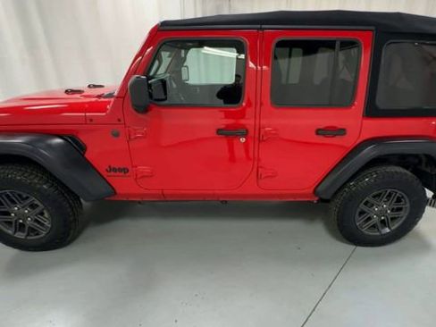 Used 2024 Jeep Wrangler Sport S image 5