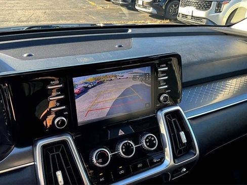 Used 2021 Kia Sorento LX image 18