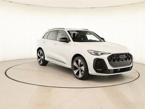 Certified 2025 Audi SQ5 Prestige image 10