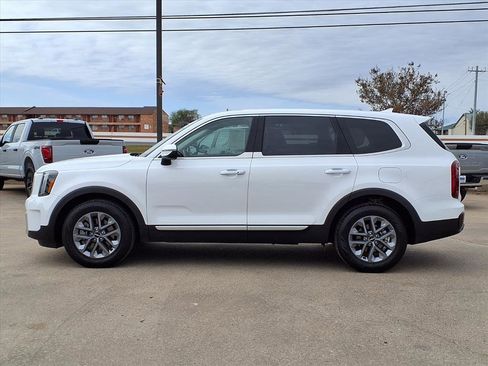 Used 2025 Kia Telluride LX image 4