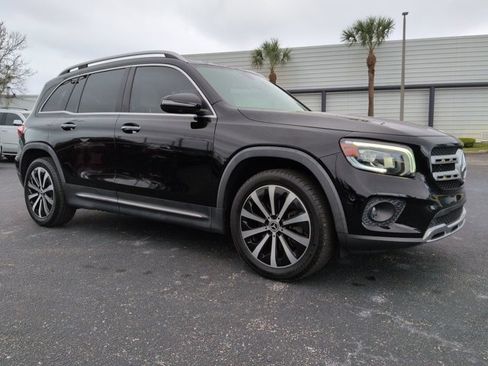 Used 2021 Mercedes-Benz GLB 250 image 2