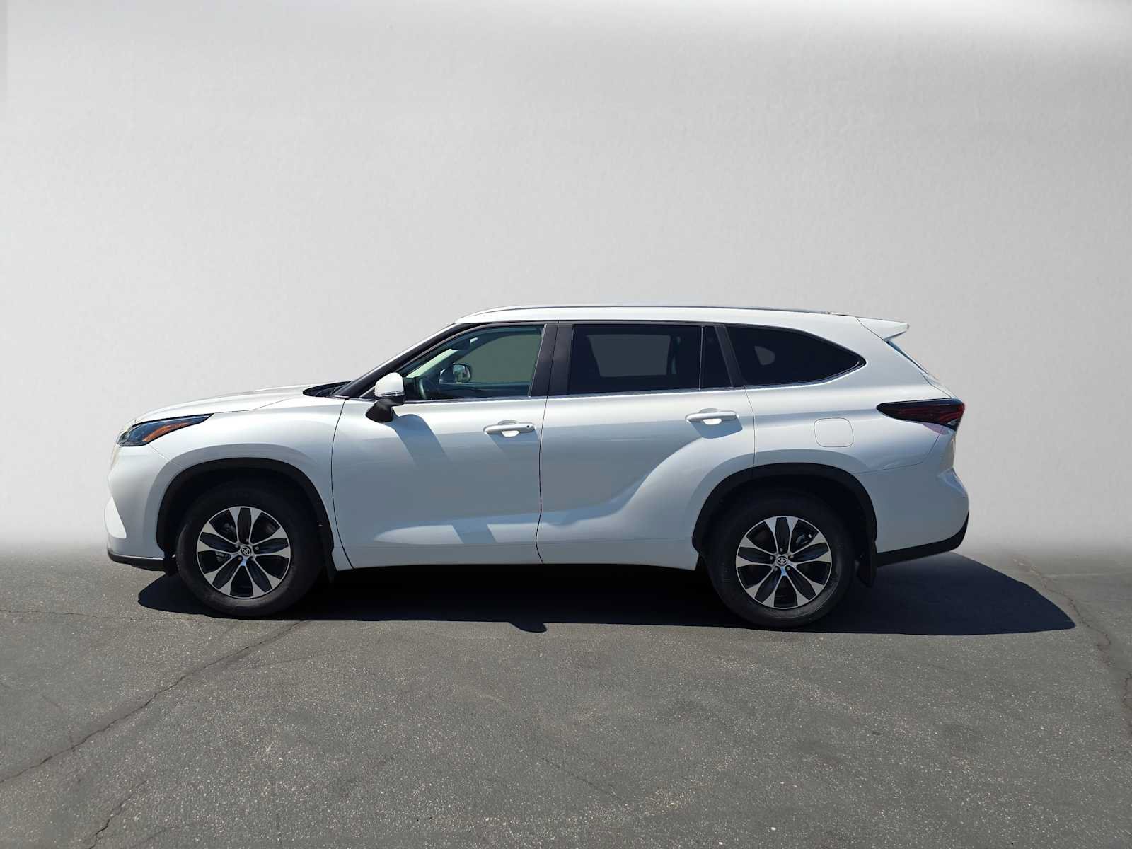 Certified 2026 Toyota Highlander XLE AWD/4WD image 6