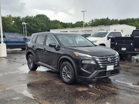 Used 2024 Nissan Rogue S FWD image 20
