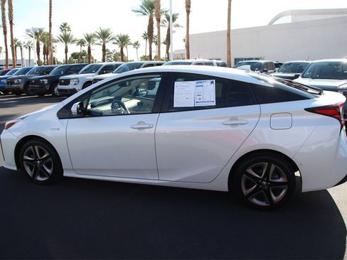 Used 2019 Toyota Prius XLE image 27