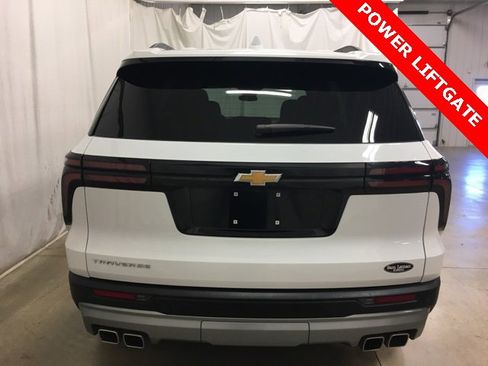Used 2025 Chevrolet Traverse LT image 5