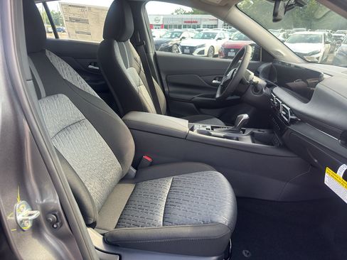 New 2026 Nissan Sentra SV w/ SV Convenience Package FWD image 16