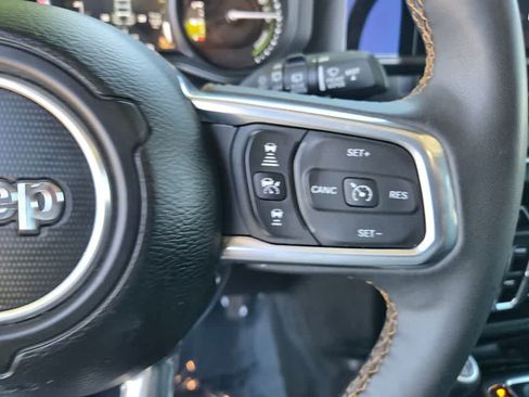 Used 2024 Jeep Wrangler Unlimited Sahara AWD/4WD image 20