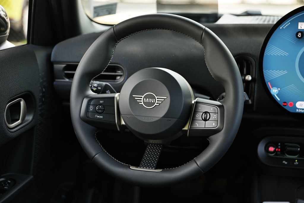 New 2026 MINI Cooper 4-Door Hardtop FWD image 30