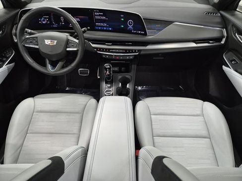 Used 2024 Cadillac XT4 Sport image 12