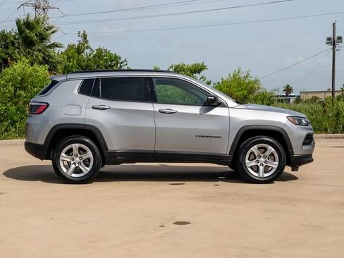 Used 2021 Jeep Grand Cherokee L Limited AWD/4WD image 3