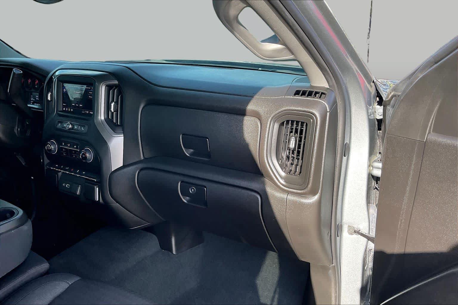 Certified 2026 Chevrolet Silverado 1500 Custom RWD image 18