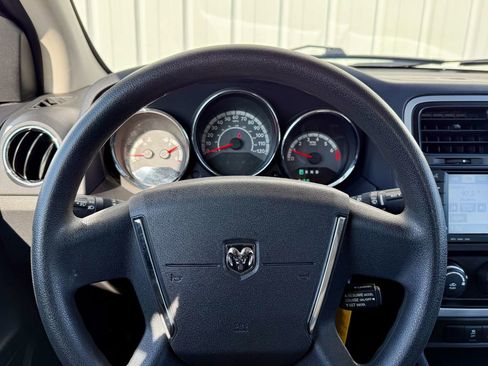 Used 2011 Dodge Caliber Mainstreet image 21