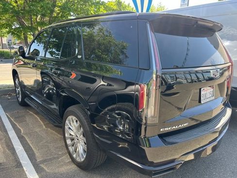 Used 2023 Cadillac Escalade Premium Luxury AWD/4WD image 6