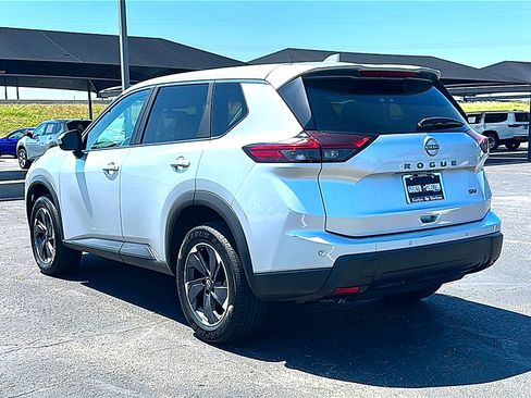 Used 2024 Nissan Rogue SV FWD image 6