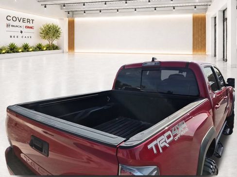 Used 2020 Toyota Tacoma TRD Off-Road w/ Technology Package AWD/4WD image 41