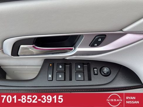 Used 2014 GMC Terrain SLT AWD/4WD image 18