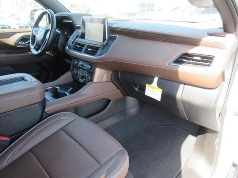 Certified 2024 Chevrolet Tahoe High Country w/ Advanced Technology Package AWD/4WD image 11