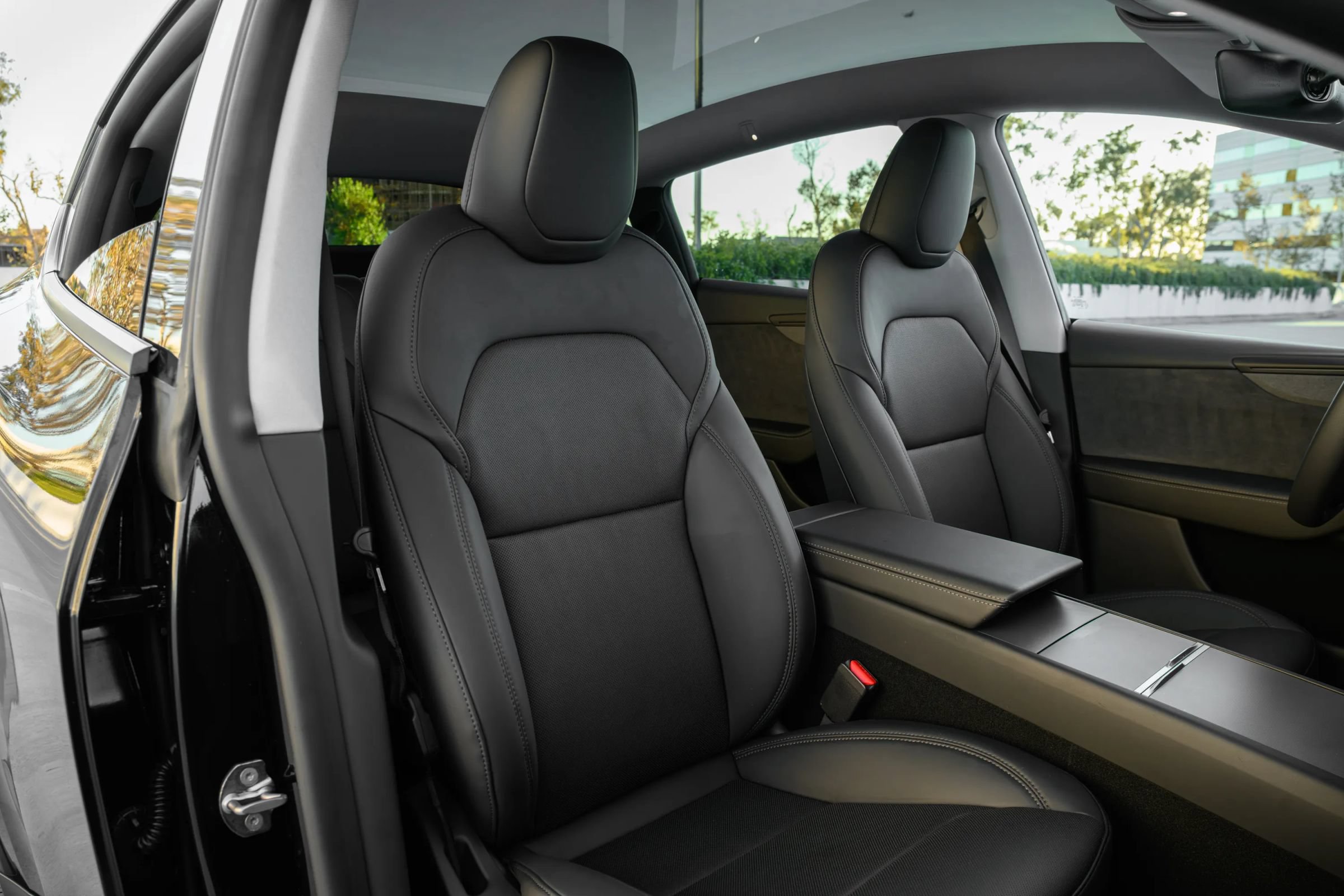 Used 2026 Tesla Model Y AWD image 37
