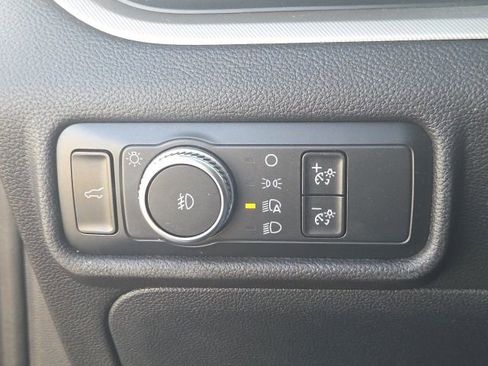 Used 2020 Ford Explorer XLT w/ Equipment Group 202A image 30