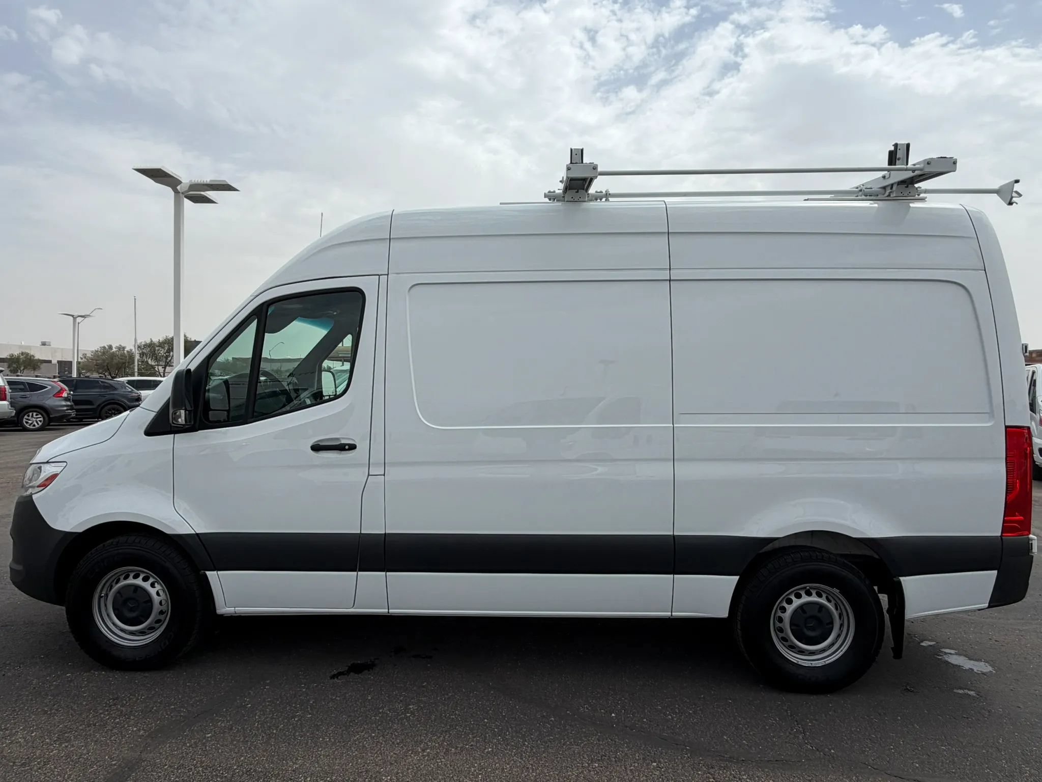 Used 2024 Mercedes-Benz Sprinter 2500 w/ Acoustic Package image 3