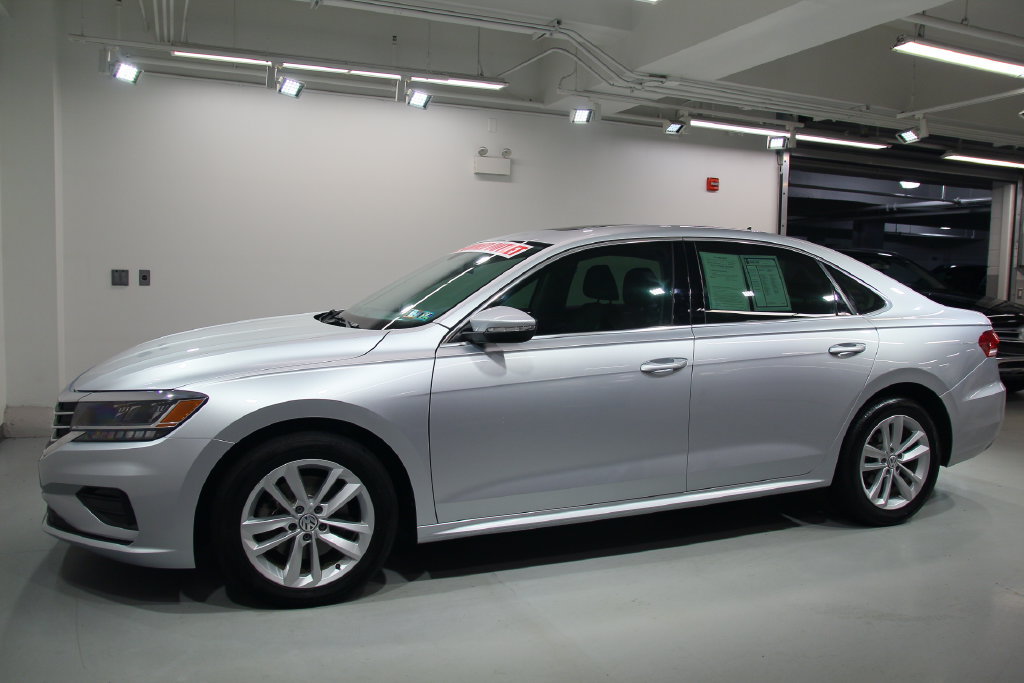 Used 2020 Volkswagen Passat 2.0T SE w/ Sunroof Package FWD image 3