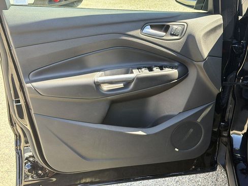 Used 2019 Ford Escape Titanium FWD image 21