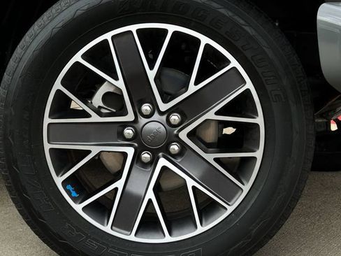 Used 2022 Jeep Wrangler Unlimited Sahara image 10