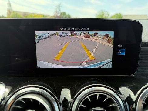 Certified 2023 Mercedes-Benz GLB 250 4MATIC image 29