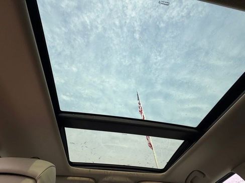 Used 2015 Jeep Grand Cherokee Limited w/ Luxury Group II image 18