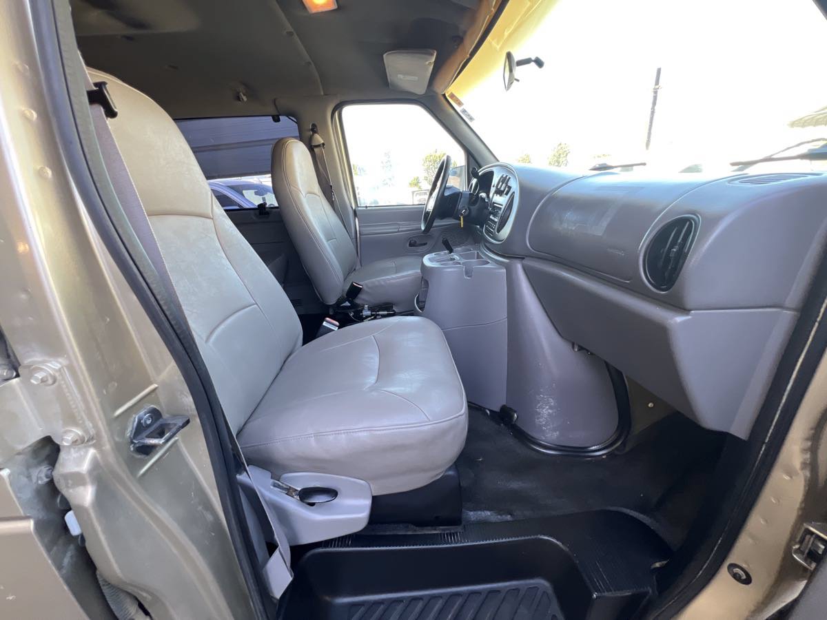Used 2000 Ford E-350 and Econoline 350 XL RWD image 11