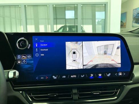 Certified 2024 Chevrolet Equinox EV RS image 25