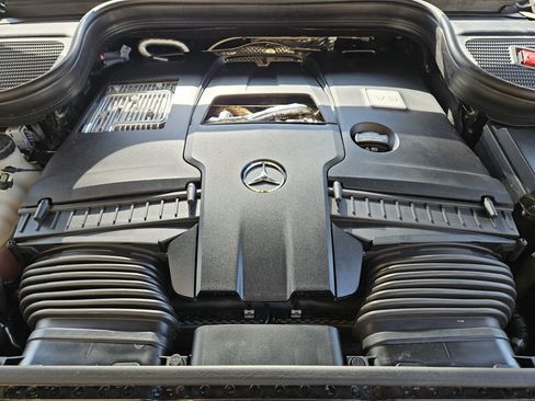 Used 2024 Mercedes-Benz GLS 580 4MATIC image 29