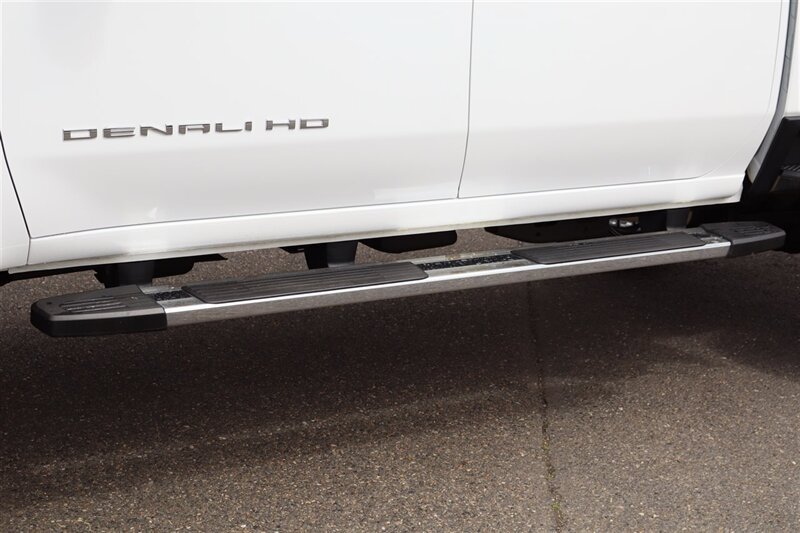 Used 2025 GMC Sierra 3500 Denali w/ Denali Reserve Package AWD/4WD image 15