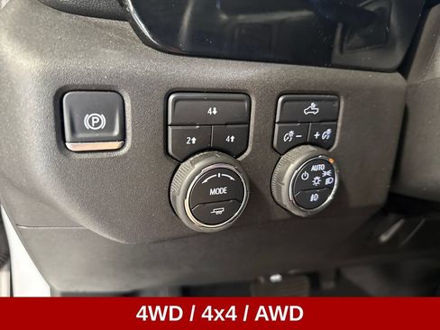Used 2025 Chevrolet Silverado 2500 LT w/ Convenience Package AWD/4WD image 10