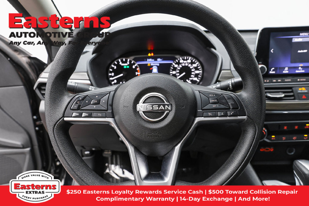 Used 2024 Nissan Altima 2.5 SV FWD image 11